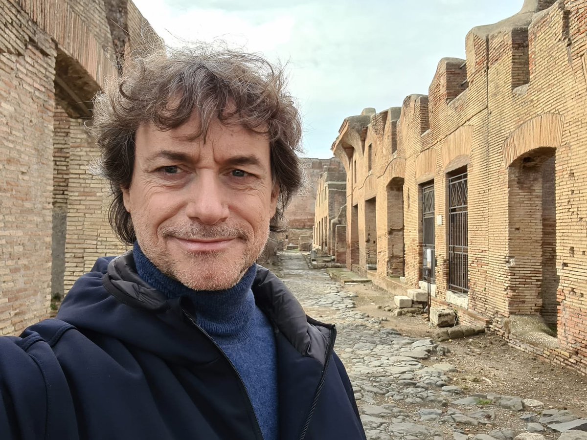 albertoangela's tweet photo. Venite con me stasera a @SuperQuarkRai a scoprire le meraviglie della porta di Roma antica: Ostia. Tutti i marmi, le merci e le ricchezze che facevano grande Roma passavano di qui. Questa sera scopriremo molti suoi volti, le sue case e conosceremo anche i suoi abitanti. https://t.co/r7Jiwe37sn