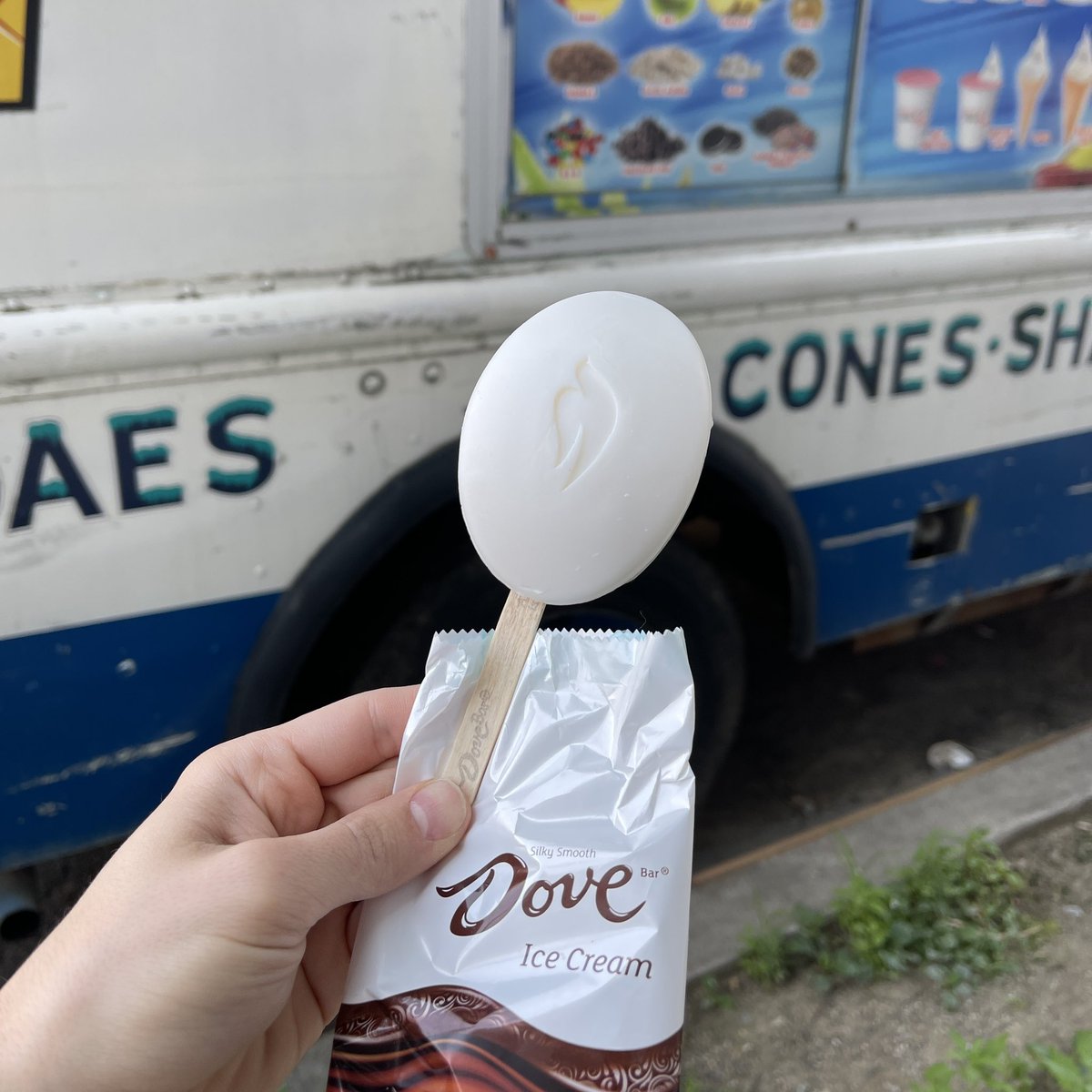 nicolemclovin's tweet photo. does anyone know what this flavor is? https://t.co/WEPFeuPGjm