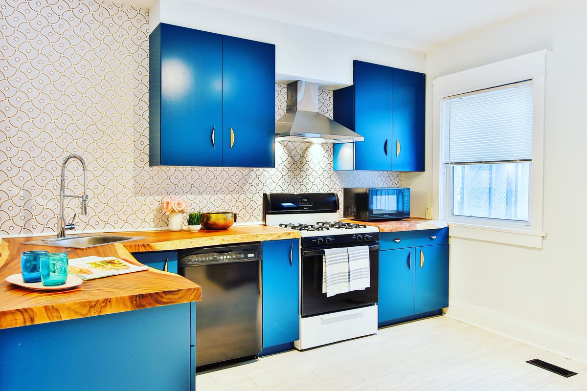UnselUK's tweet photo. You can contact us to have your dream kitchen and add color to your home. Don't miss our summer promotions.
#kitchen #kitchendesign #kitchendecor #kitchenmdf #kitchenrenovation #kitchenfurniture #kitchencabinets #londonkitchen https://t.co/0VE9xUN87B