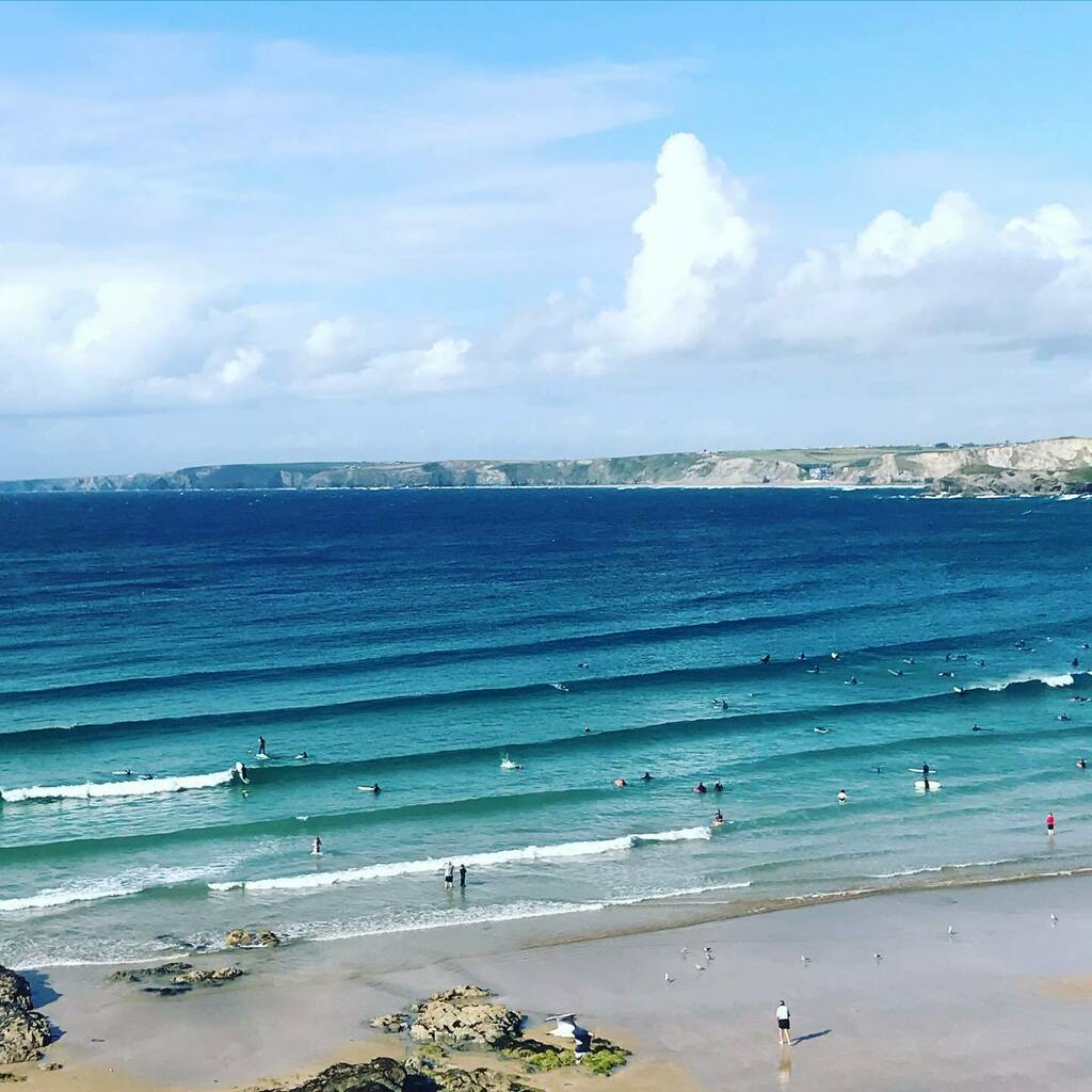 After the longest flat spell for a while, we’ve been blessed with perfect waves today! 🙌🏼
.
.

 #escapesurfschool #surfer #surfcoach #surfschool #surfergirl #surferboy #lovenewquay #surfnewquay ##visitnqy #lovenqy #surfcoaching #newquaylife #cornwall #visitcornwall #surfingi…