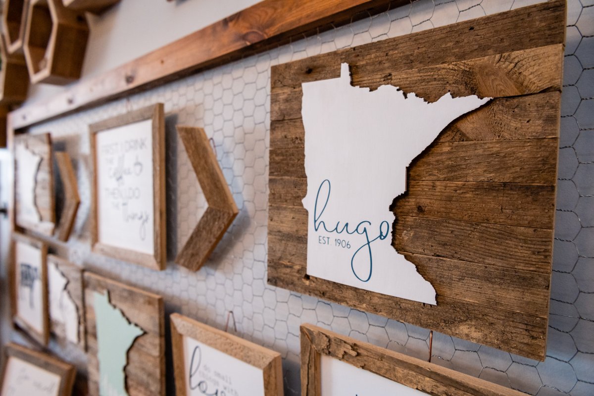 theargylemoose's tweet photo. Is it just us, or would this look better in your home? #withgreatlove #farmhousedecor #hugomn #shoplocal #mnartisans https://t.co/V9wcXYKcof