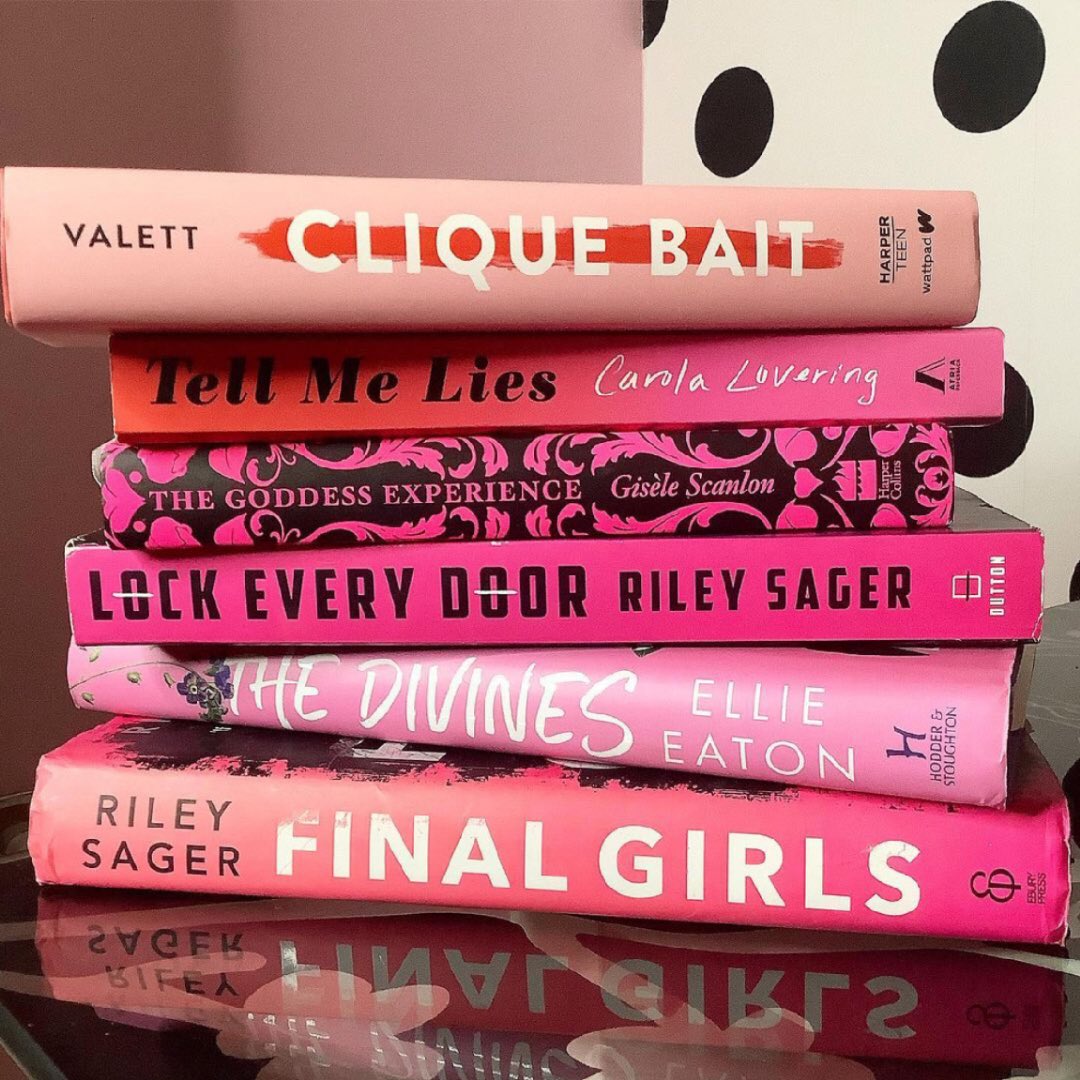 THRILLERGIRLSBC's tweet photo. On Wednesday we read pink 🌸💗📖
#lockeverydoor is a fave I absolutely loved the way this book walked a tightrope between horror and thriller. With supernatural, satanic and gothic undertones it had a real Alfred Hitchcock feel to it but with a very modern and relatable vibe... https://t.co/io66M289hX