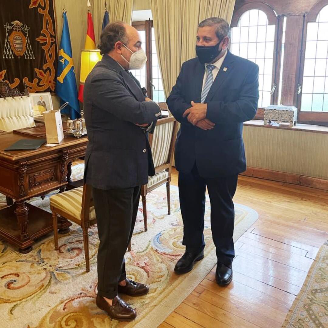 Tuve el agrado de reunirme con el Rector de la <a href="/uniovi_info/">Universidad Oviedo</a> Ignacio Villaverde, para estrechar
vínculos entre ambas instituciones.

#UNACIFOR