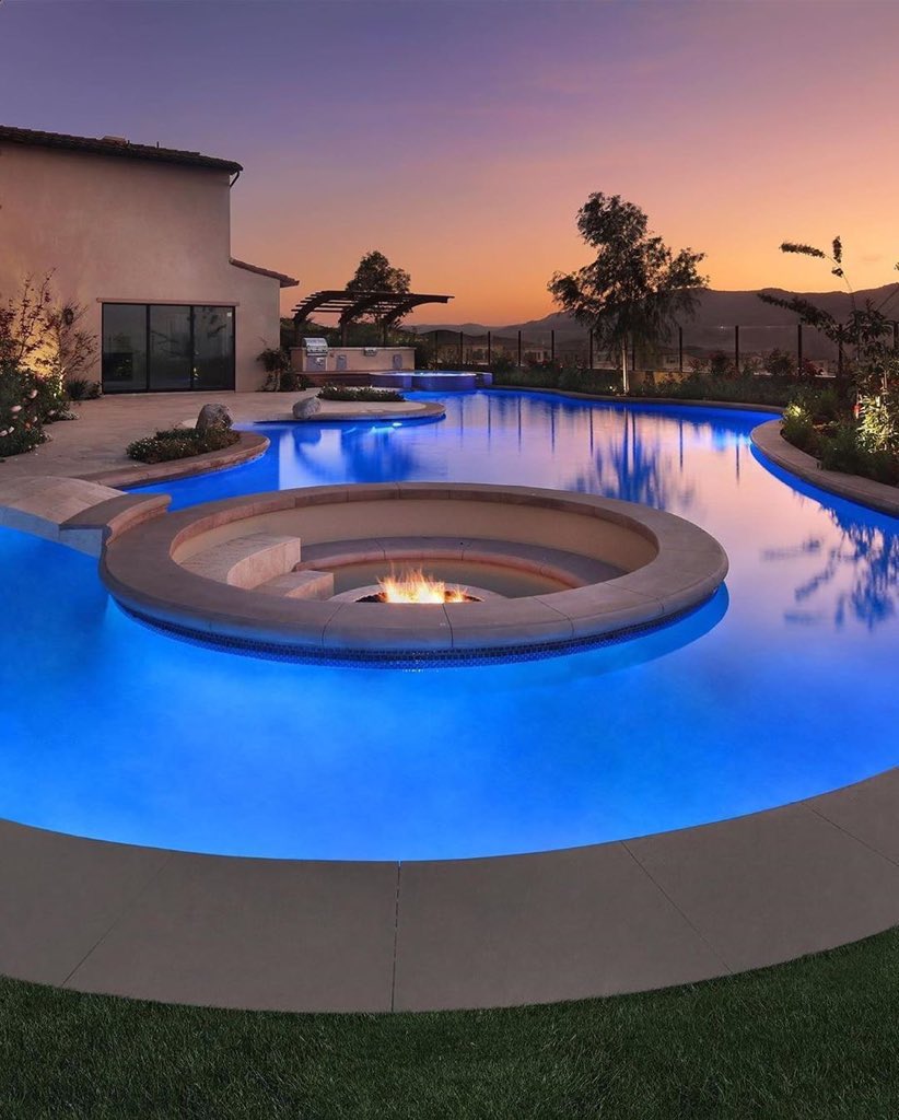 INTERIORBYHUT's tweet image. Before                                After