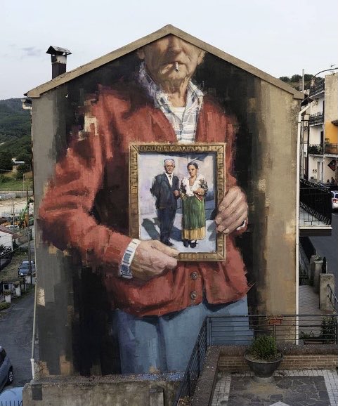 Untitled, 2021
📍#Calabria #Italy 🇮🇹
by #SlimSafont ()
#streetart #urbanart #graffiti #art