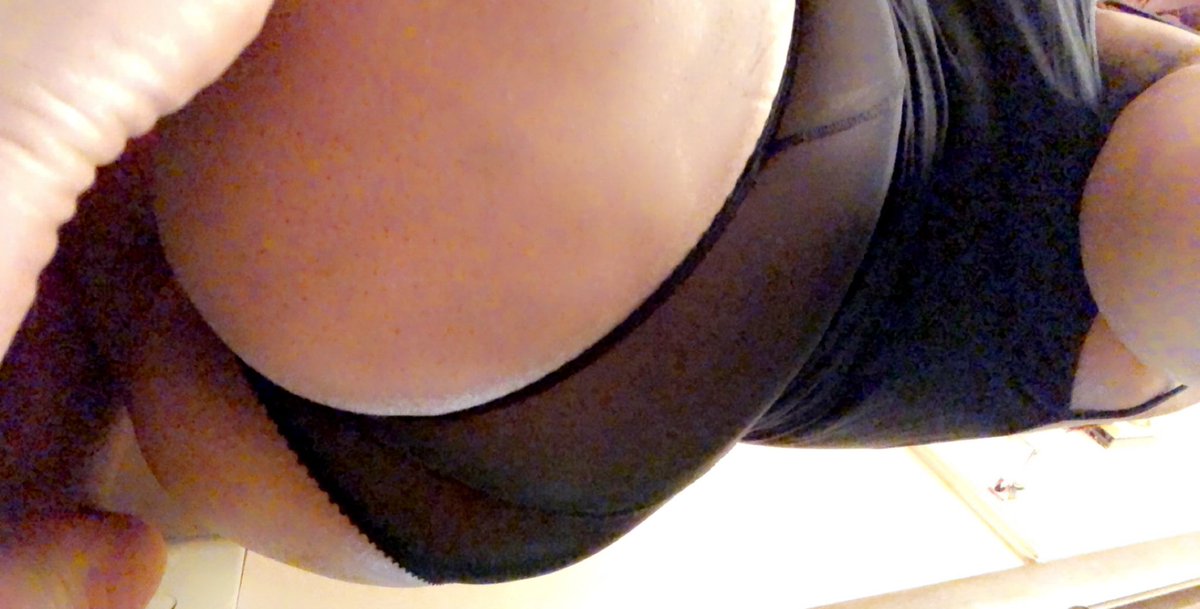 Stawbwerry23's tweet photo. You can have whatever you like 🍑 https://t.co/66Ke705qrB
