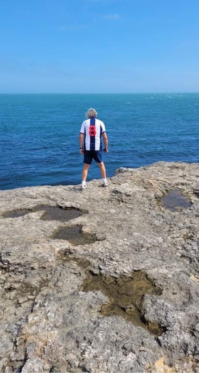 Lovely few days away visiting parents in Weymouth with the two youngest! Walked miles, chips by the sea, learned how to play chess &amp; tried to explain selfies to my dad!