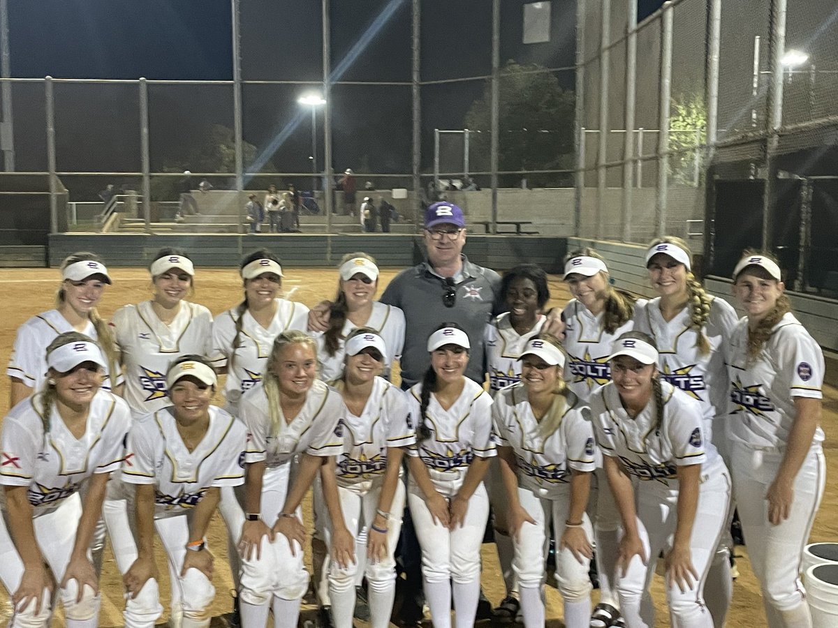 These girls just won again. Beat Bandits 4-2 and stayed in Winner Bracket. Play again this afternoon