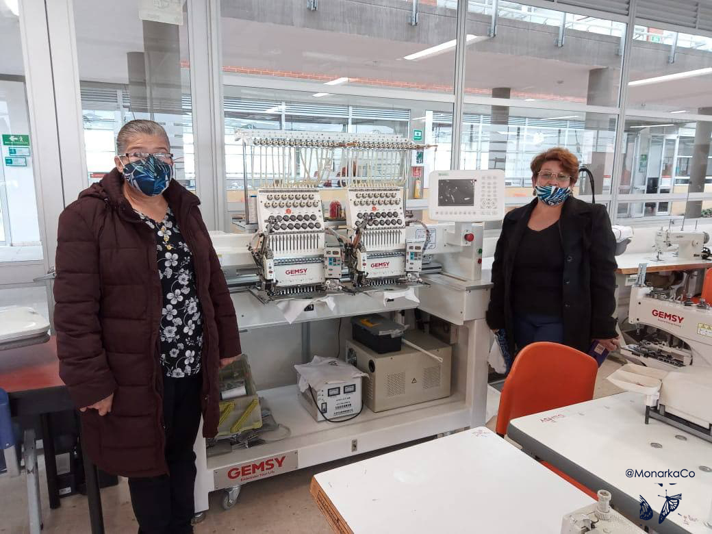MonarkaCo's tweet photo. #SenaCundinamarca | @MonarkaCo en compañía de nuestros aliad@s de Nido Usme Emprende y Recicladores Gaiarec, compartimos conocimiento en el Seminario Taller Moda Sostenible en @SENACmarca en un espacio que busca concientizar a instructores y aprendices 💚 #TransformandoElPlaneta https://t.co/fkU7QZ6NeM