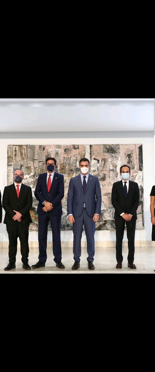 Os he dicho que los trajes a perrosanxe le quedan como un chúndal? No? Os lo digo ahora.