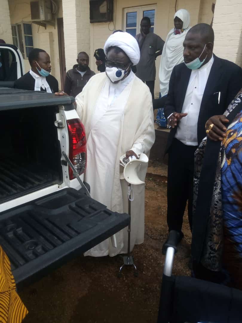PressTV's tweet photo. First images emerge of Nigeria's top cleric Sheikh Zakzaky following his release from prison after he was acquitted.

#SheikhZakzaky https://t.co/I83PfED86j