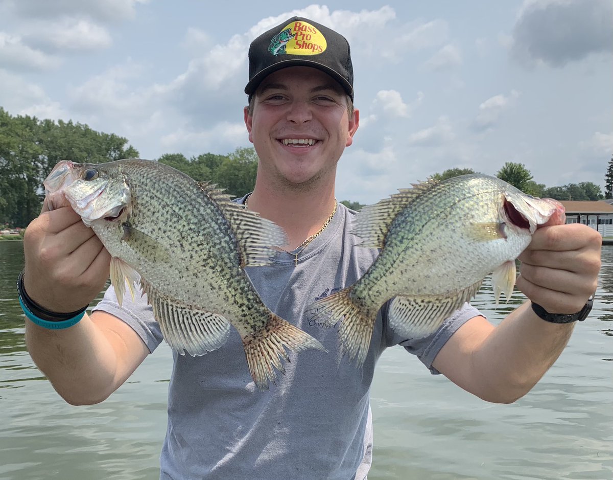 DanRobb65's tweet image. Best line of the day, “One more, dad.  One more.”  #crappiefishing #crappiedays #crappieshowdown #ohiocrappie @crappiecom