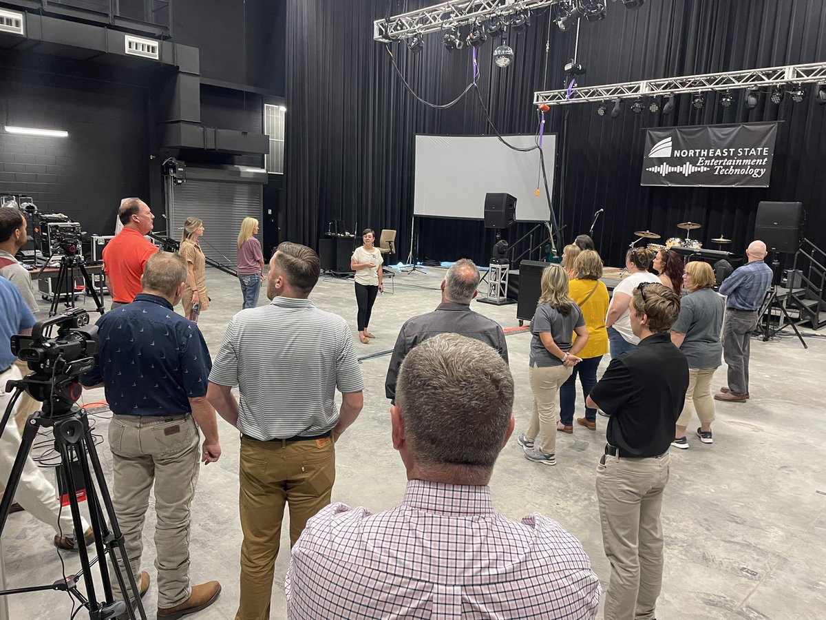 Claire Arbaugh tweet media