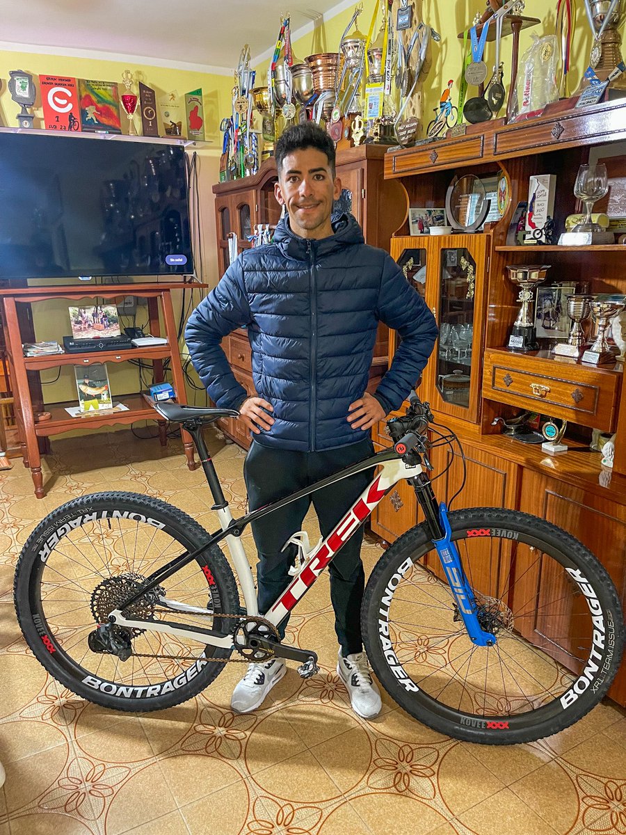 AlvaritoMac1as's tweet photo. Todo listo para partir a San miguel de Tucumán con mi #trekprocaliber donde estaremos presentes en la fecha del Campeonato Tucumano de XC este finde en Villa Nougues y feliz de volver nuevamente a las pistas 🤩💪🏼 vamos a darlo todo como siempre 🙌🏼 https://t.co/iwYvEoDBlB