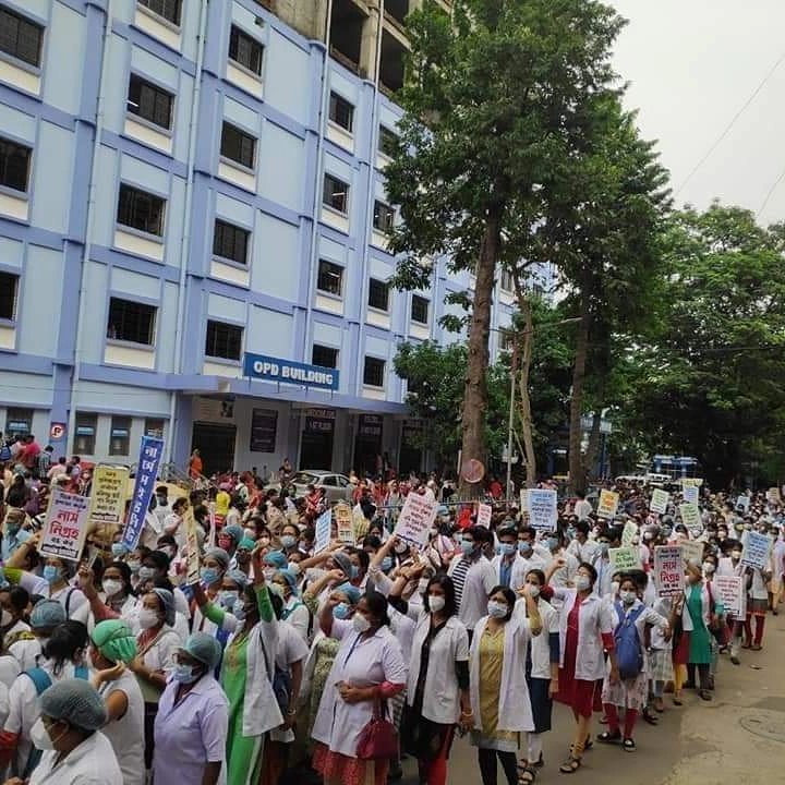 Monalidey5's tweet photo. @Anu44280920 @CMOfficeWB @MamataOfficial @wbdhfw @HomeBengal #Nurseswantdiplomascale https://t.co/pRa1Y0osUc