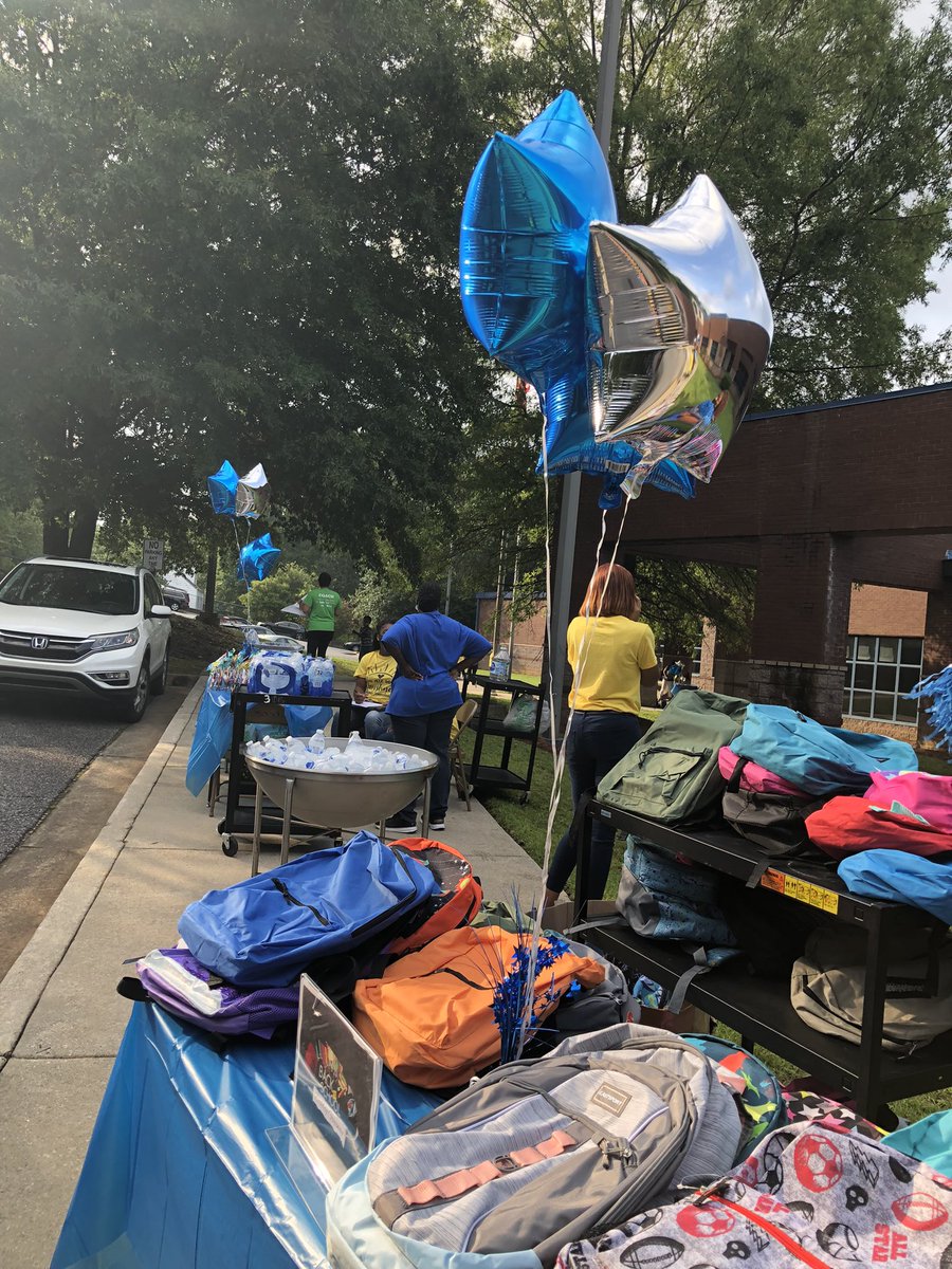 CascadeESMedCtr's tweet photo. OPEN HOUSE …. block party, family reunion, meet-up, kickback, ….. it was AllllL of that!! https://t.co/OZ9zqH9deY