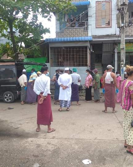 "A land of rice for 100 kyats" donation by Sunni Jarmay Mosque Social Welfare Association of South Okkalapa Township this morning.

LEGALIZATION OF NUG
#WhatsHappeningInMyanmar
#Aug5Coup