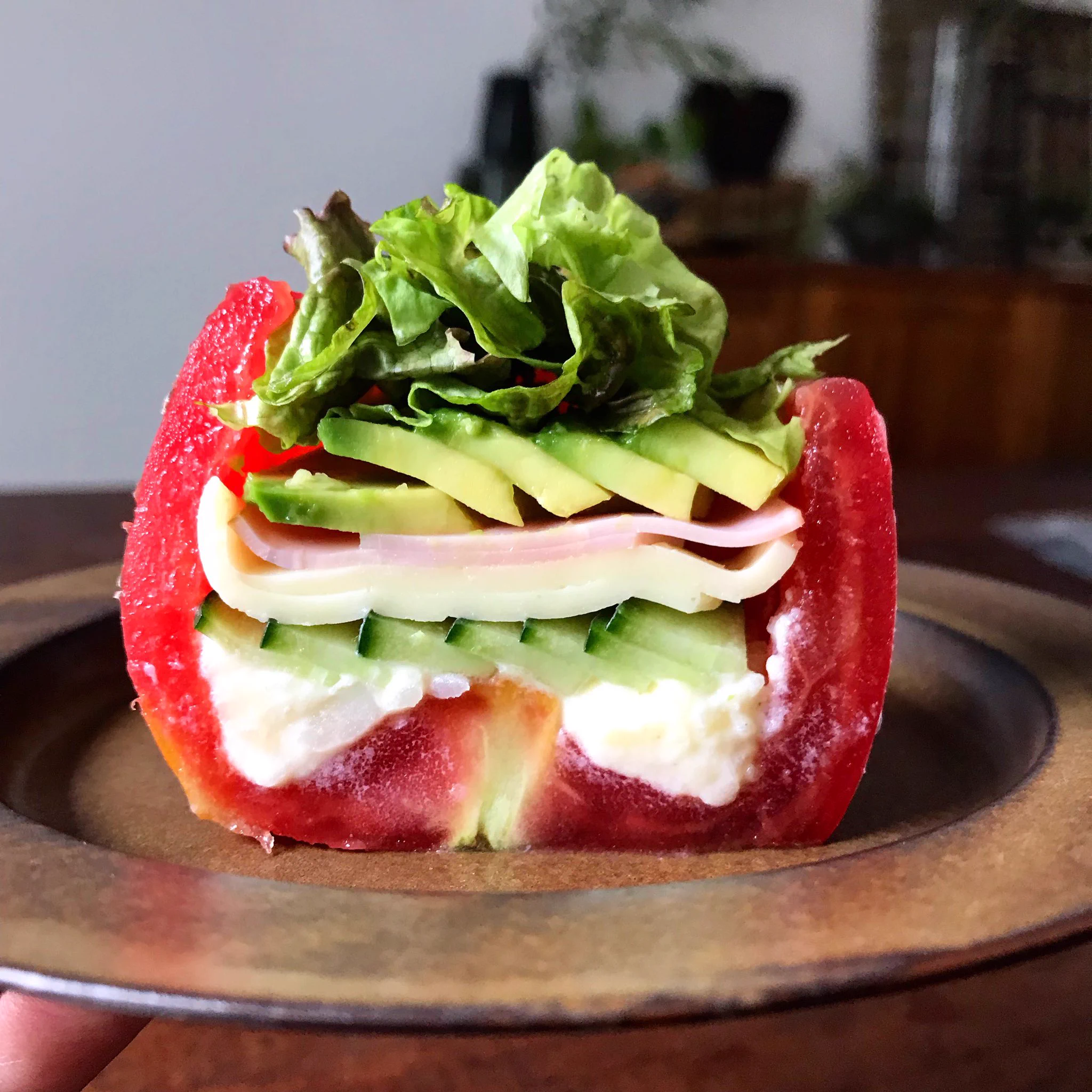 丸ごとメロンのケーキを見て良いこと思いついた！山本ゆりさんのトマトのレシピ！