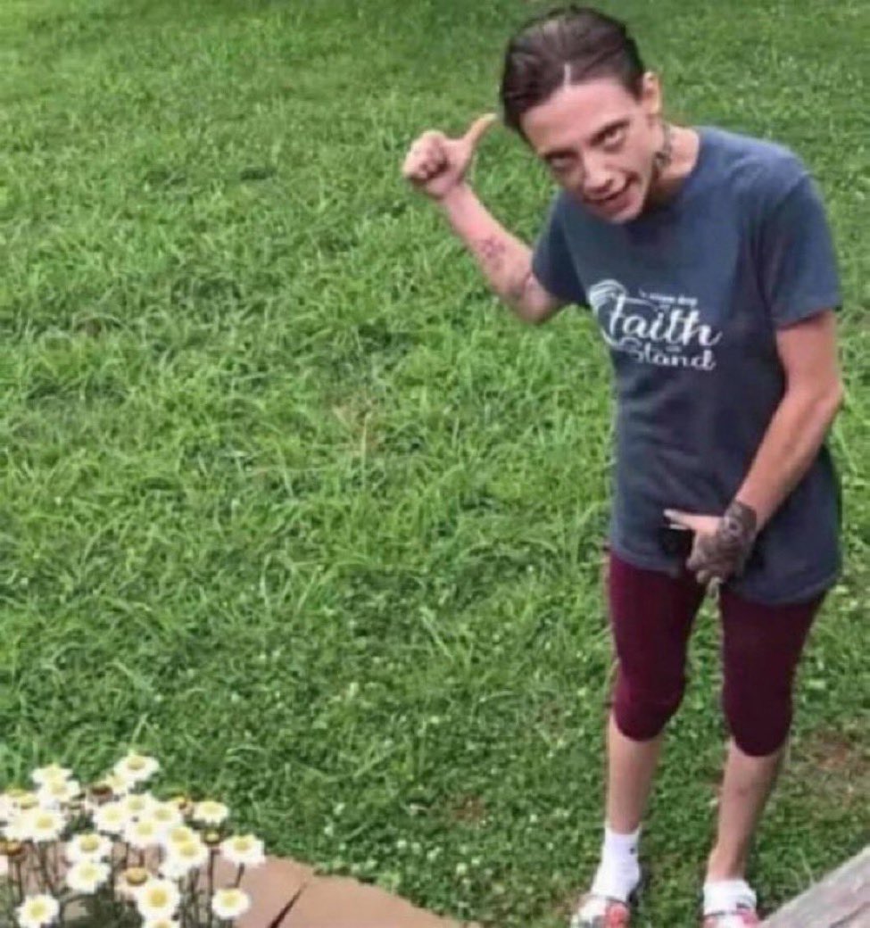 ronaroll's tweet image. Why didn’t you show up to our afternoon skate sessions this week? It hurt Roller Roo’s feelings… made her cry all night🙄