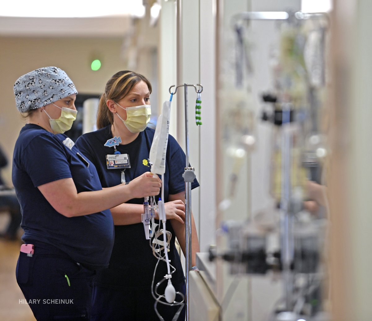 hscheinukphoto's tweet photo. Photos: Take a look inside North Oaks Hospital, as staff work around the clock Wednesday afternoon tending to 109 #Coronavirus patients, the most they have seen in a single day since the pandemic began.

📸: https://t.co/A1oQ4TWZAp https://t.co/0hFeQjZ7rc