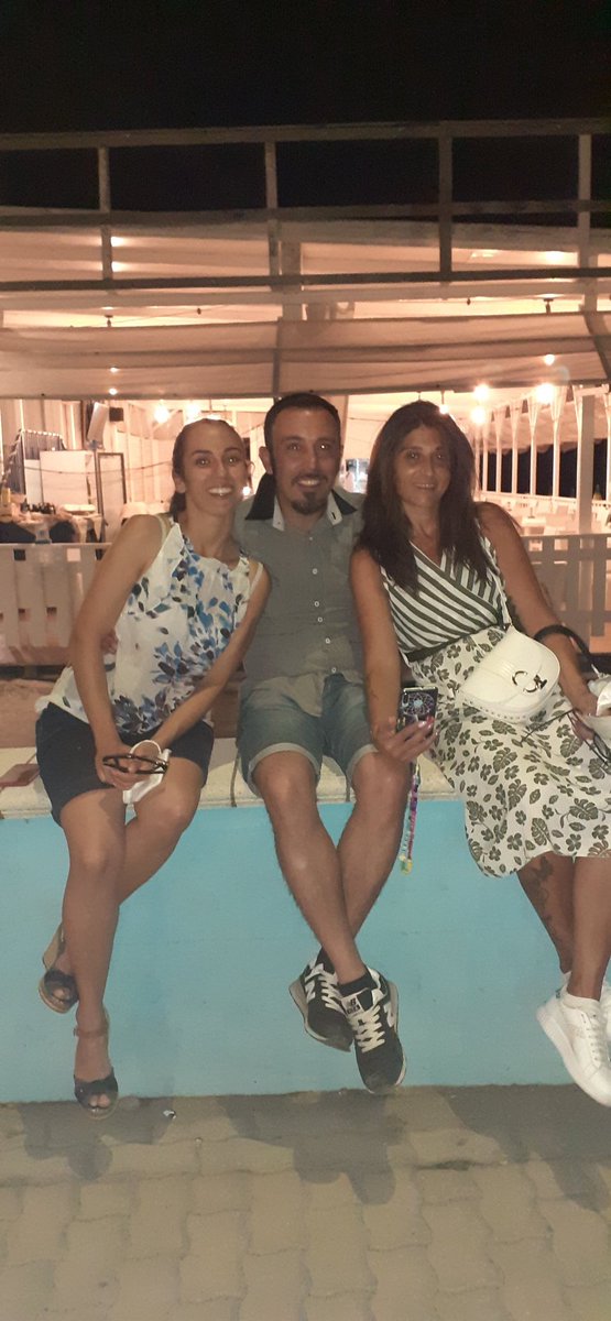 alexnacca83's tweet photo. Beato tra le donne... https://t.co/7S5uk7wBFK