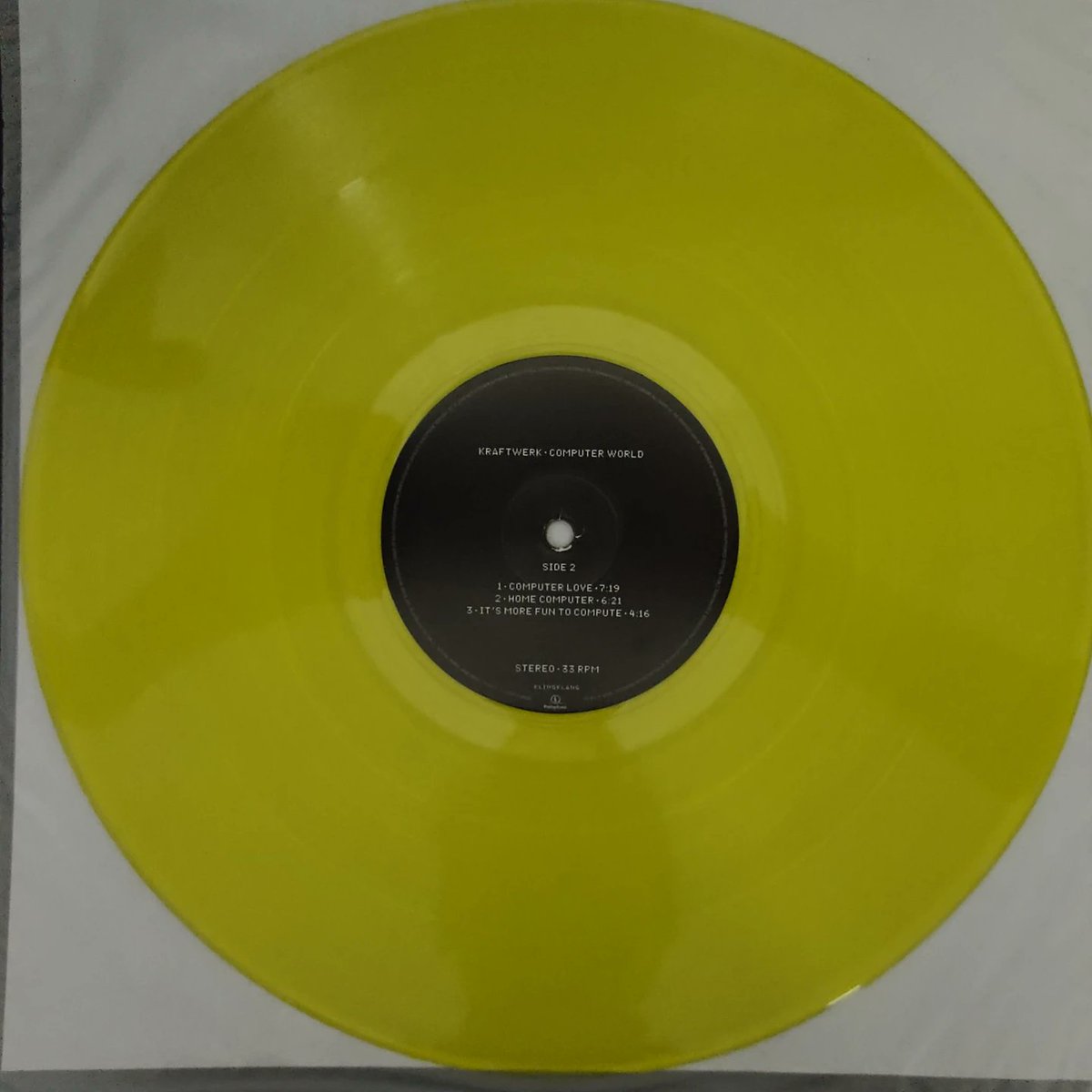 VinylAndrew's tweet photo. -Computer World by @kraftwerk
-Cat. No. 50999 9 66023 1 7
-Pressed onto "translucent yellow" vinyl
-Pressed at Optimal Media GmbH
-Released in 2020 by Kling Klang
#kraftwerk #computerworld #電卓 #クラフトワーク #180gramvinyl #coloredvinylclub #translucentrecord https://t.co/QaKZzINW0U