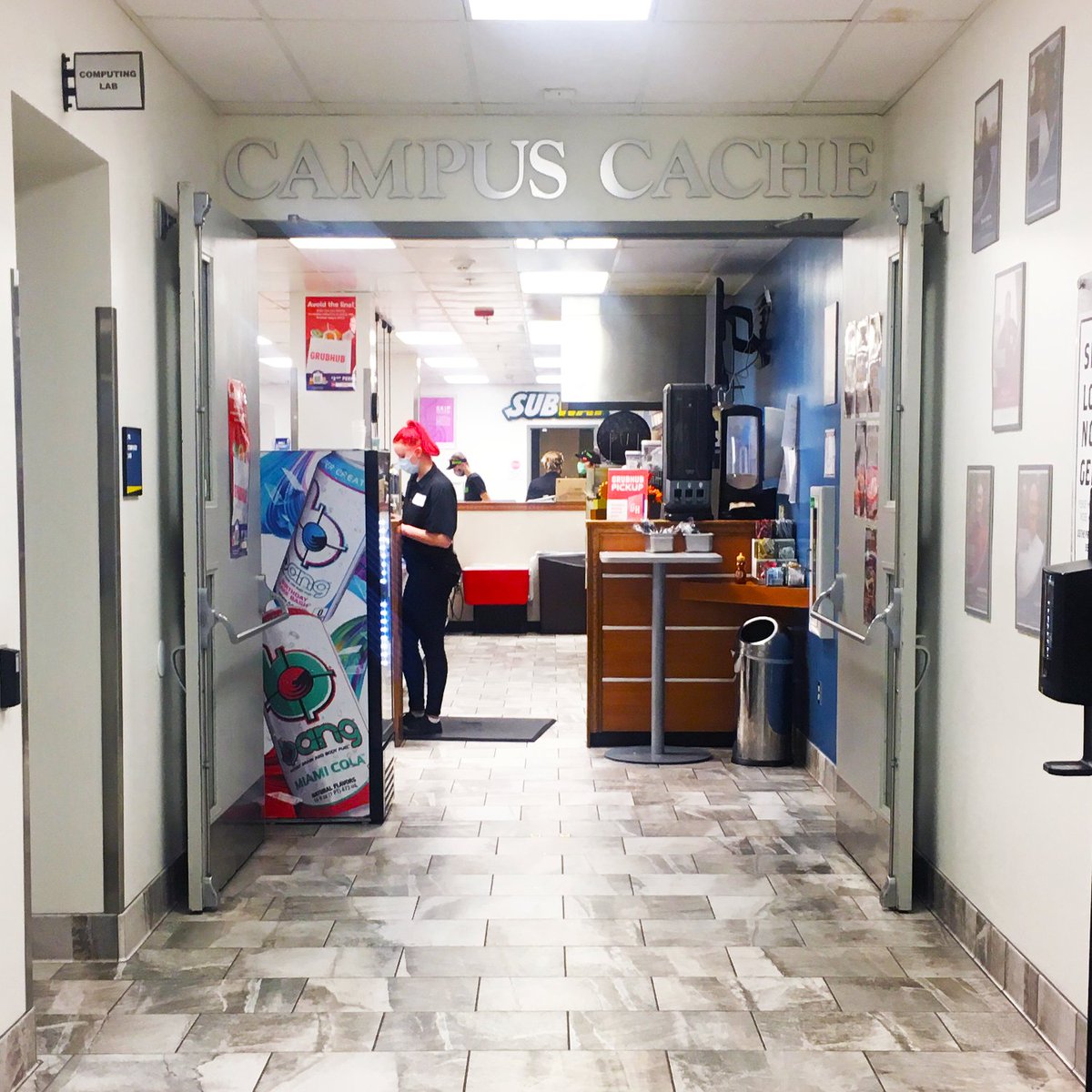 UAFChartwells's tweet image. Campus Cache is opening this Saturday, offering barista-style drinks, snacks, bottled beverages, and grocery items! Please remember to wear your mask. For a full list of our hours and locations, visit dineoncampus.com/uaf/hours-of-o….