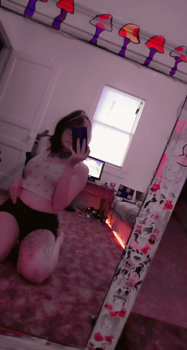 SparrowVoid's tweet photo. Spoil me daddy https://t.co/E79VLn4zcK #selling #feetworshi̇p #nudes #hornypost #collegegirls #MorningSeex #wetpuSy #onlyfanswife #ethot #Egirls #pussy #contentcreation #whore #moneyslaves #of #milf #Bigboobs #buyingnudes #sellingnudes https://t.co/M4y4sfY0DW