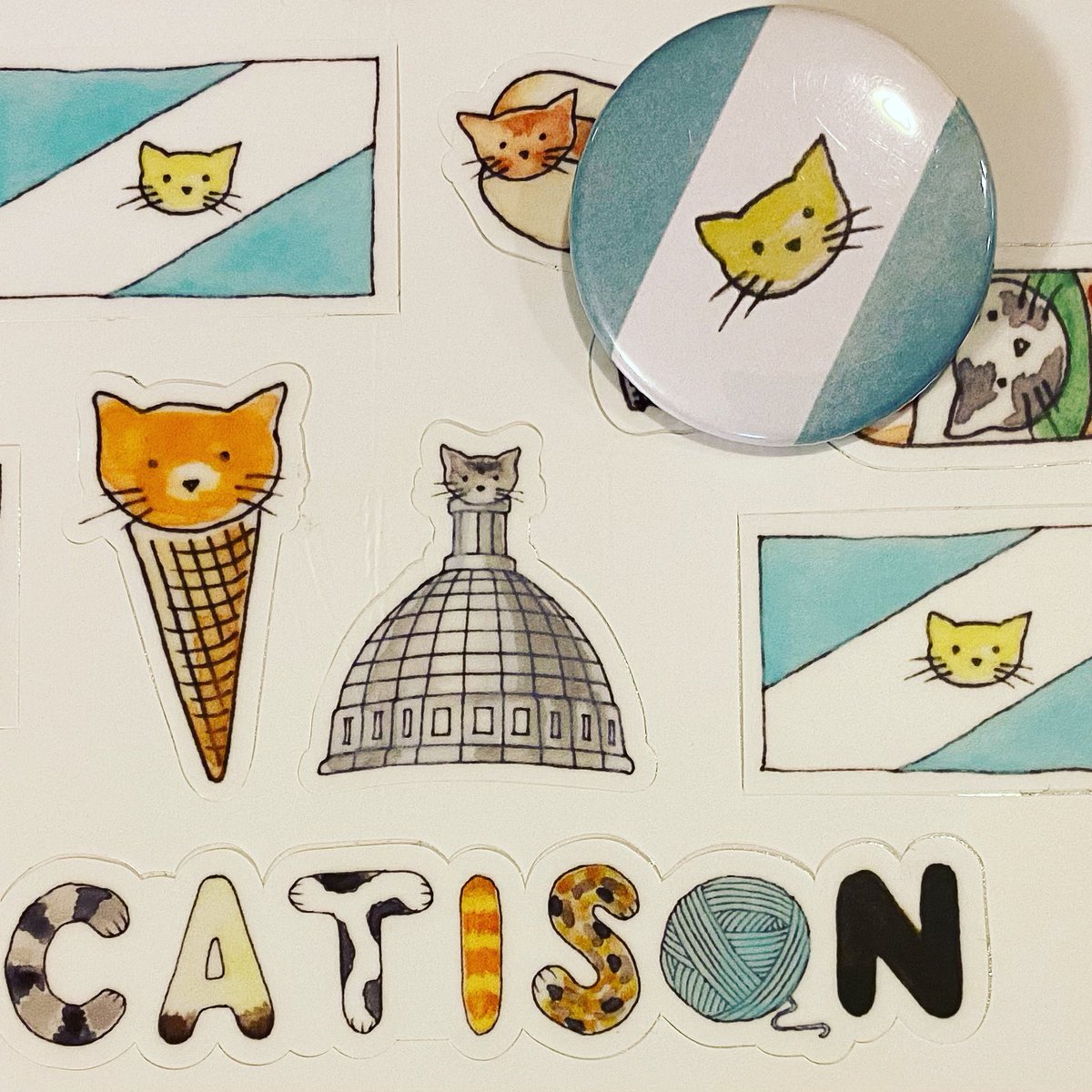 SatyaForMadison's tweet photo. This is my new favorite thing 🐈🐈⬛ #CatsOfMadison https://t.co/XwWUlm15zS