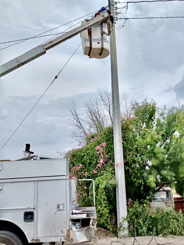 licoquintanilla's tweet photo. Gracias al equipo de alumbrado público que dirige Fito Rodríguez, hoy el #EjidoMexiquito quedó al 💯 con la instalación de luminarias tipo Led, ahora nuestros amigos cuentan con alumbrado público de primera.
Orgulloso de mi equipo✅
#SomosProgresoYVamosPorMas
#ProgresoFuerte https://t.co/WrfqiEEYtg