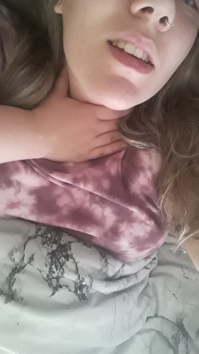 Grace13347284's tweet photo. Choke me harder daddy! https://t.co/g3MxeWSnHd