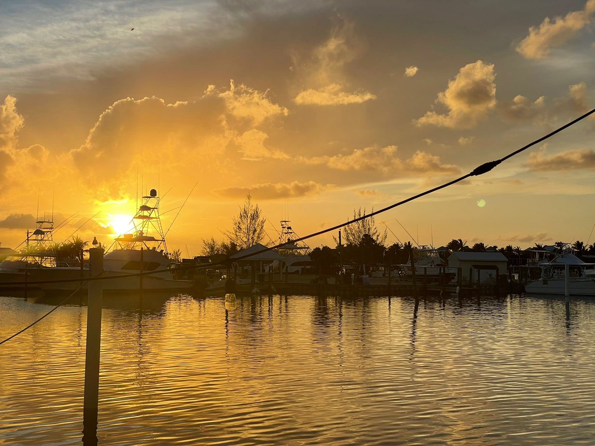Our sunsets are so amazing we just can’t stop showing you them! 

We also have great food and drinks, in case you like those things too 😉