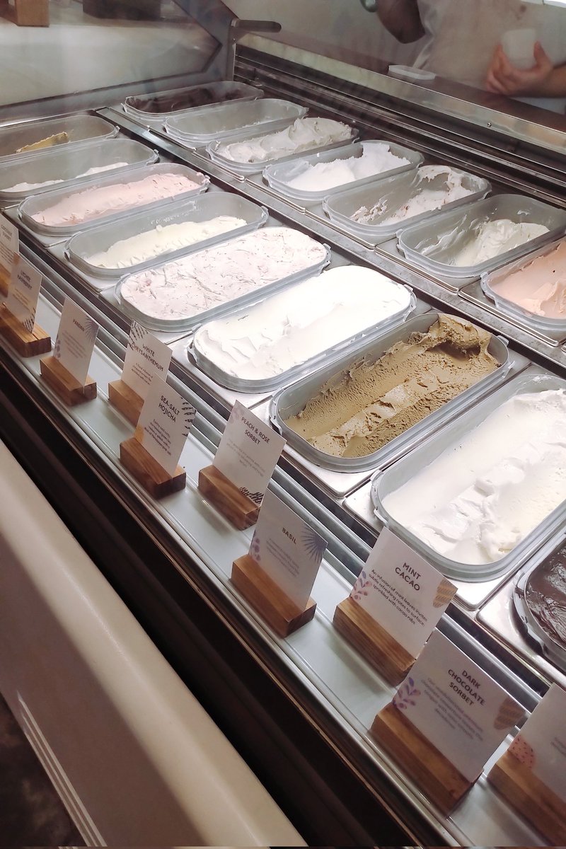 ClaireClaire05's tweet photo. You can't buy happiness, but you can buy ice cream and that's kind of the same thing! 🍓🍦✨
Flavours:
🌿 Basil
🌹 Peach and Rose Sorbet https://t.co/36l0M9tubm