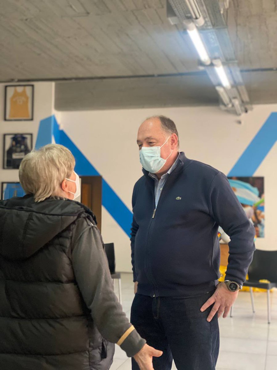 adrianjouglard's tweet photo. Hoy en el Museo del Deporte hicimos entrega de pelotas de voley y otros materiales a diferentes instituciones deportivas de Bahía y aprovechamos para charlar con los dirigentes sobre la situación actual de los clubes y la importancia de fortalecer el deporte más que nunca 💪🏻 https://t.co/c12XdTISnq
