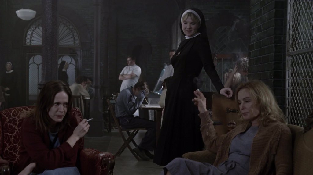 ً (@hourlyasylum) on Twitter photo 