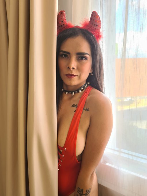 Te encontraste a la sexy diablita de la suerte dale RT para que tengas suerte en lo que queda de semana<a href="/tag/viernesdetentacion"class="tags"><span>#viernesdetentacion</span></a><a href="/tag/viernesconsabor"class="tags"><span>#viernesconsabor</span></a>