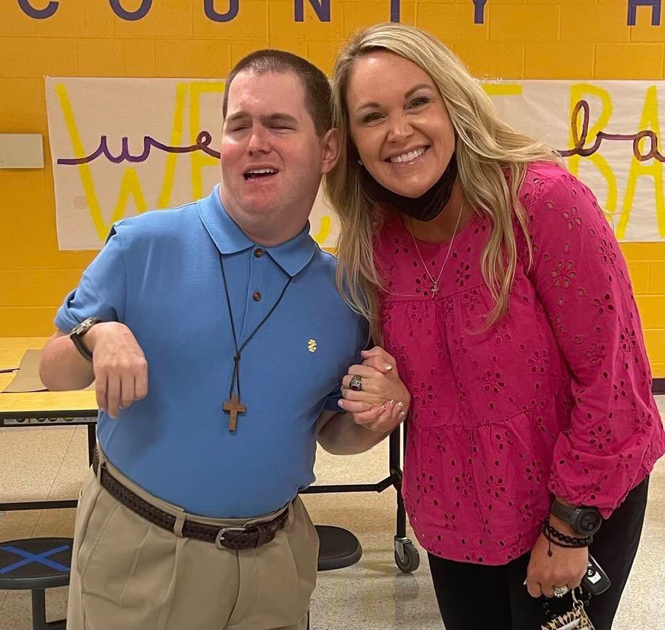 Oh, you mean this is NOT <a href="/carrieunderwood/">Carrie Underwood</a>??  I thought this was Carrie Underwood. I was suppose to be getting my picture made with Carrie!  Where’s Mr. Bradford anyway??? 😂🤣😇
#hkderryberry