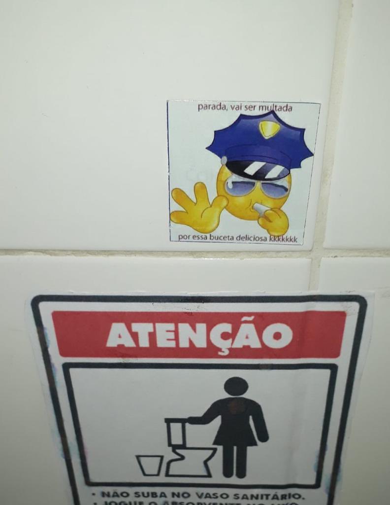 Jovinha_'s tweet photo. O dia que meus amigos fizeram a maior intervenção artística que a UFBA já presenciou https://t.co/joXtiuNGLB