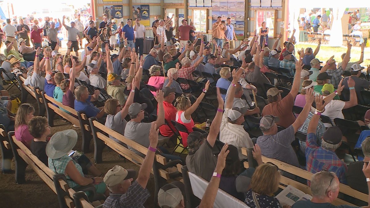 Farmfest today was a tough crowd for the Clean Cars Minnesota emissions rule slated to take effect with model year 2025. This was the show of hands when people in a live forum audience were asked if they're opposed to new standard.