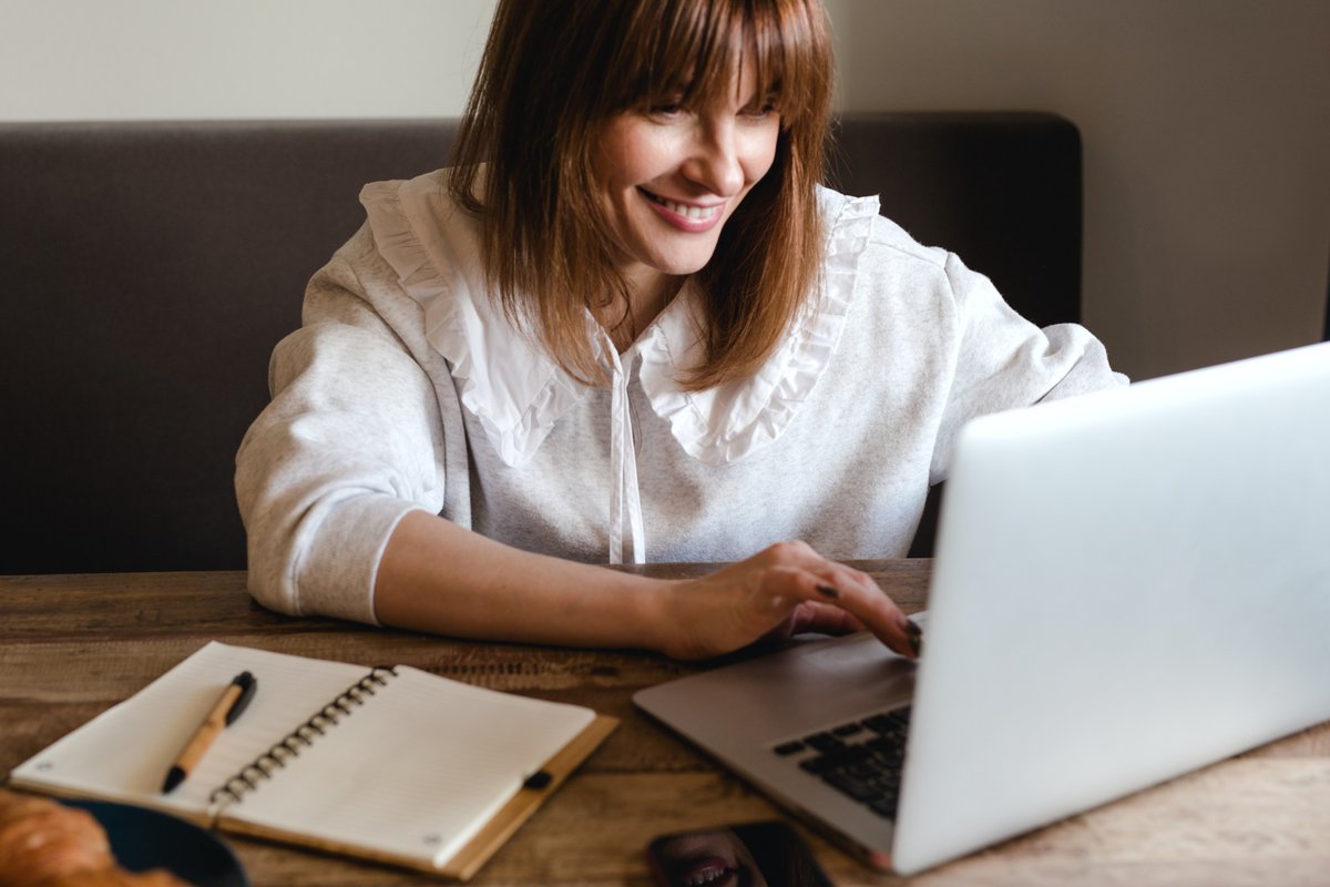 AlgoritmiaT's tweet image. 🧑‍🎓Alcanza tus metas y no pongas límite a tu desarrollo profesional. Nuestros asesores académicos están disponibles para atender tus consultas. Para más información envíanos un mensaje o contáctanos por Whatsapp  📲+34 637 88 78 84