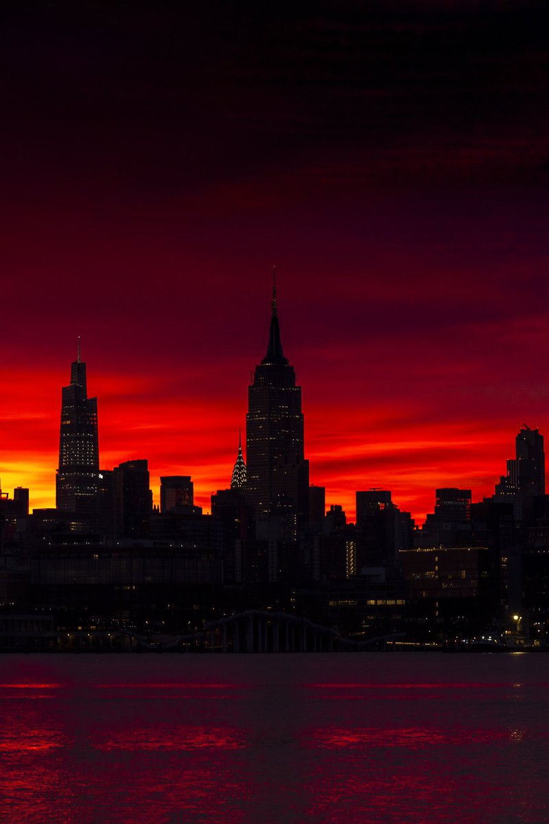 Yesterday’s sunset was crazy! But sunrise was even crazier!
<a href="/EmpireStateBldg/">Empire State Building</a>