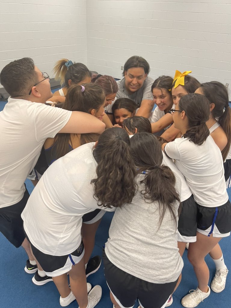 cheer_SEHS's tweet photo. Working on team bonding activities and making memories that can last a lifetime! 💙💛. #SEISDCommunityOfChampions #cheerlife https://t.co/uIyjK4NSkz