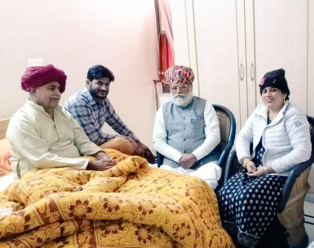 Gopal_Bassi's tweet image. संजू जी रावत कोटपूतली आप हजारों लाखो लोगों की प्रेरणा थी आप मेरे परिवार की सबसे अच्छी सदस्य थी आपके साथ बिताया हर पल बहुत याद आएगा पूरा समाज आपको बुला रहा है आपने अपनी जिंदगी में बहुत कुछ कमाया है अभी तो जीवन की उड़ान बाकी थी आपने इतना जल्दी हम सबको धोखा दे दिया
Miss you Ladli 😭