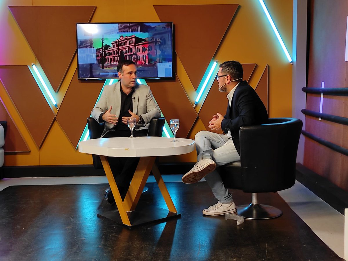 Visité el programa #ElClubDeLaPolítica con <a href="/guidoencina/">Guido Encina</a> por @CanalCuatroPM, hablamos sobre la actualidad de la región y de la ciudad.
¡Gracias por el espacio!