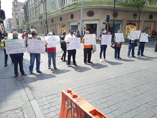 rosa_bla's tweet photo. Manifestación del Consejo Cerro de la Estrella por la falta de acciones de parte de @ClaraBrugada @Alc_Iztapalapa para impedir invasiones en la zona @lopezobrador_ @Claudiashein https://t.co/UmTEABniED