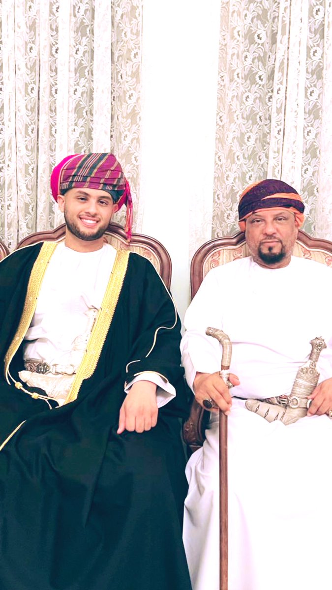 نبارك للأخ العزيز صاحب السمو السيد محمد بن سالم ال سعيد عقد قران  نجله صاحب السمو السيد فيصل بن محمد بن سالم ال سعيد متمنين له زواج سعيد بإذن الله (بالرفاء والمال والبنين بإذن الله)