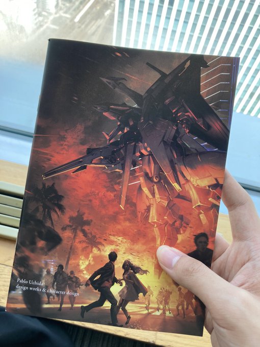 みてきた! この特典のパンフレットめっちゃいい 