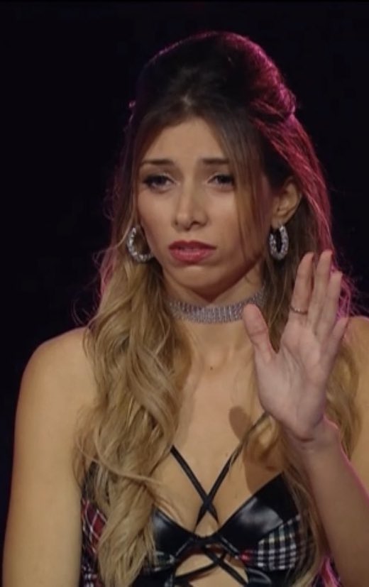 DuoLipo93's tweet photo. La enorme diferencia entre estos dos escenarios .. #LaVozArgentina https://t.co/lS6rflhBIU