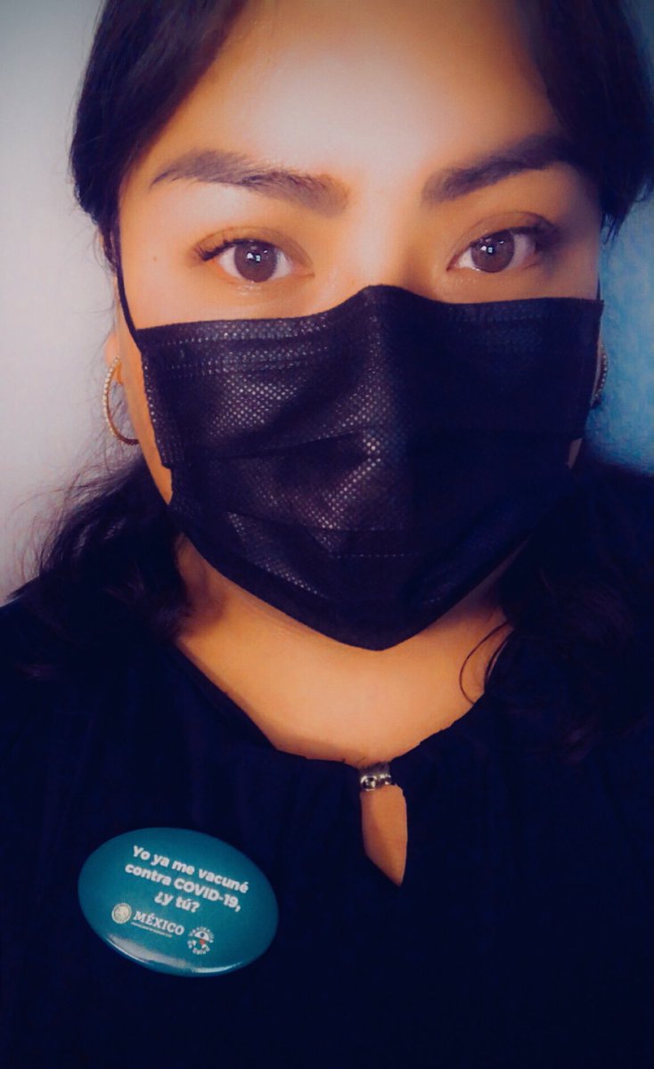 aiko_peredo's tweet photo. Following the indoor mask mandate imposed by our Mayor @QuintonLucasKC, at the @ConsulMexKan we will use this pin to encourage Covid-19 vaccination💉🦠
We are already vaccinated!
Get vaccinated too for national and regional health #MaskUpKC
#VentanillaDeSalud & @samrodgerskc https://t.co/STgNXdzieN