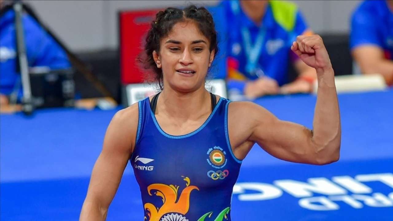 Vinesh Phogat को भारतीय टीम से दूर रहने और प्रशिक्षण के लिए प्रतिबंधित कर दिया गया है